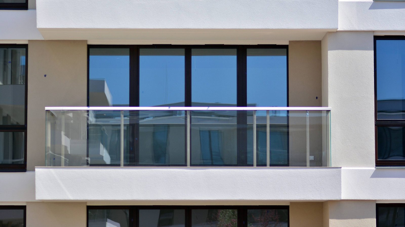 balcony glass